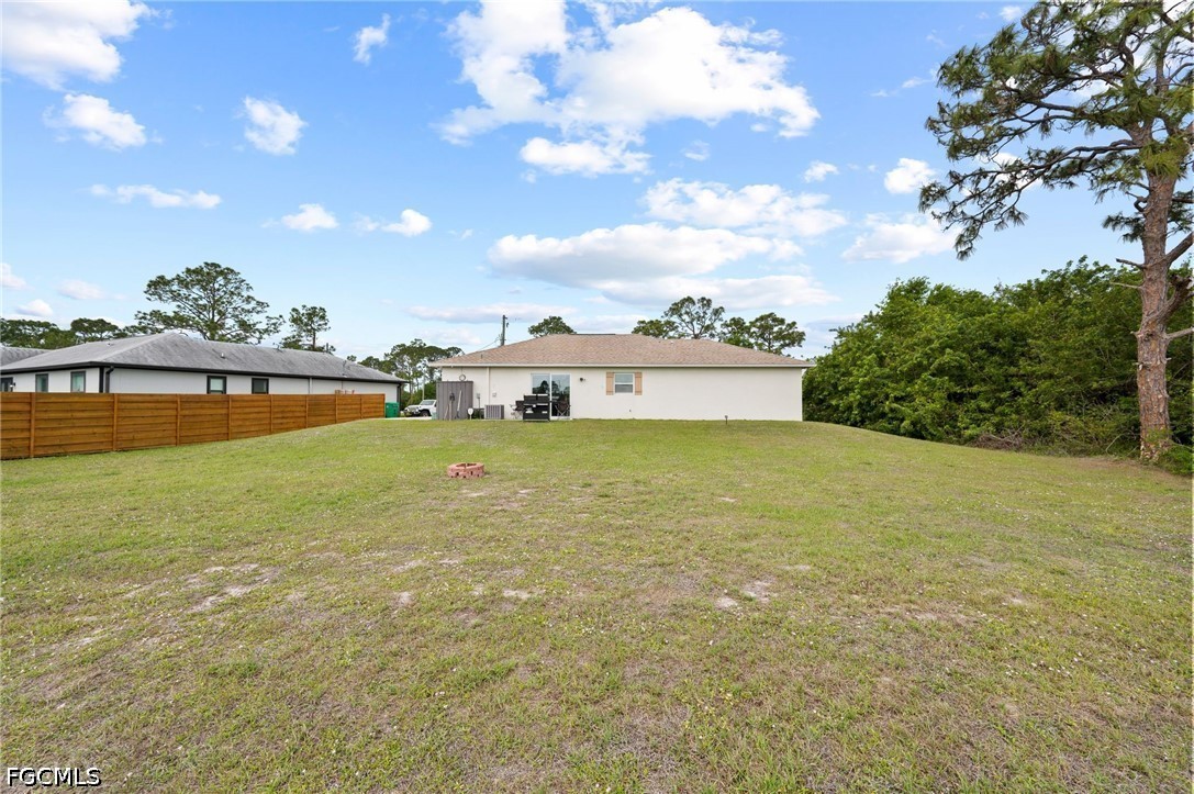 2 Bed SingleFamilyResidence for Sale in Port Labelle, FL — photo 20