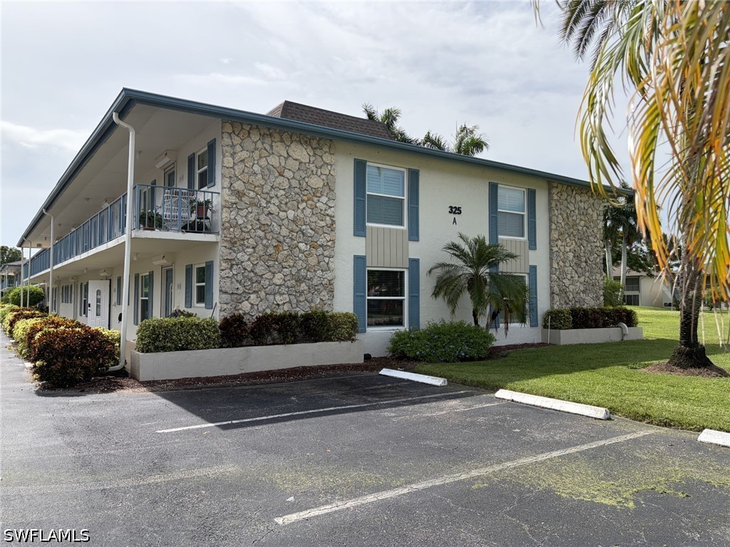 2 Bed Condominium for Sale in Naples, FL, $184,900 — photo 20
