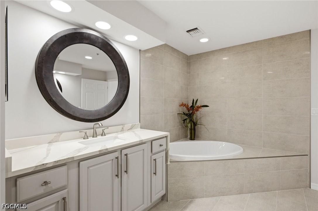 3 Bed Waterfront Home for Sale in Waterside At Bay Beach, photo 20