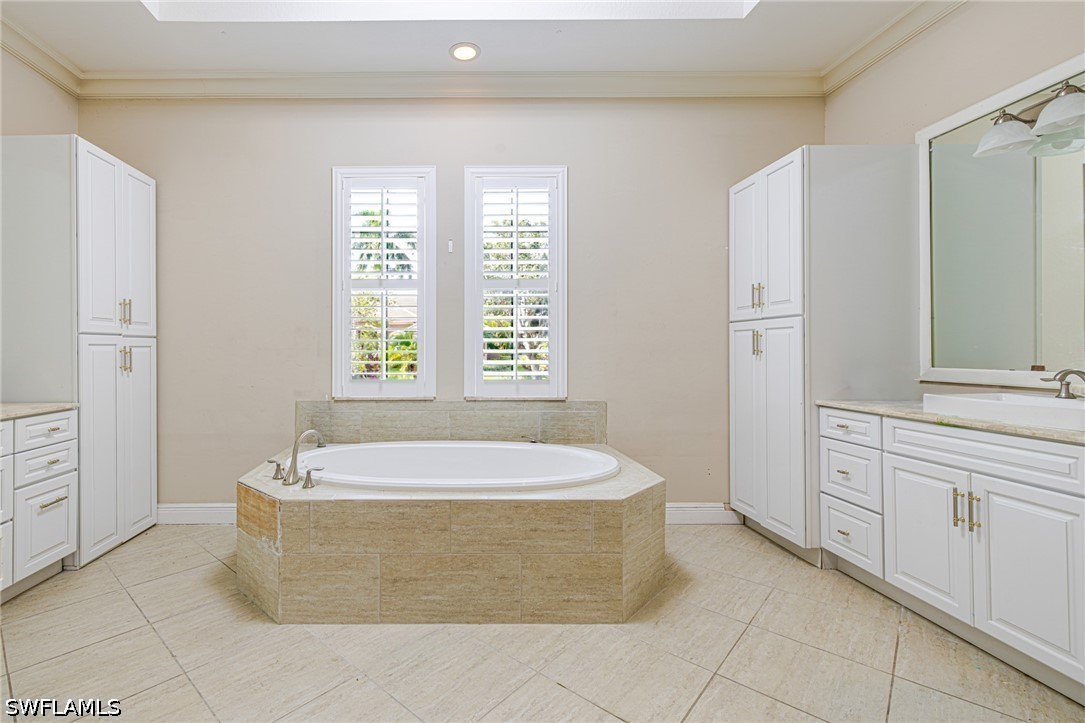4 Bed Pool Home for Sale in Lakewood, FL, $1,149,900 — photo 20