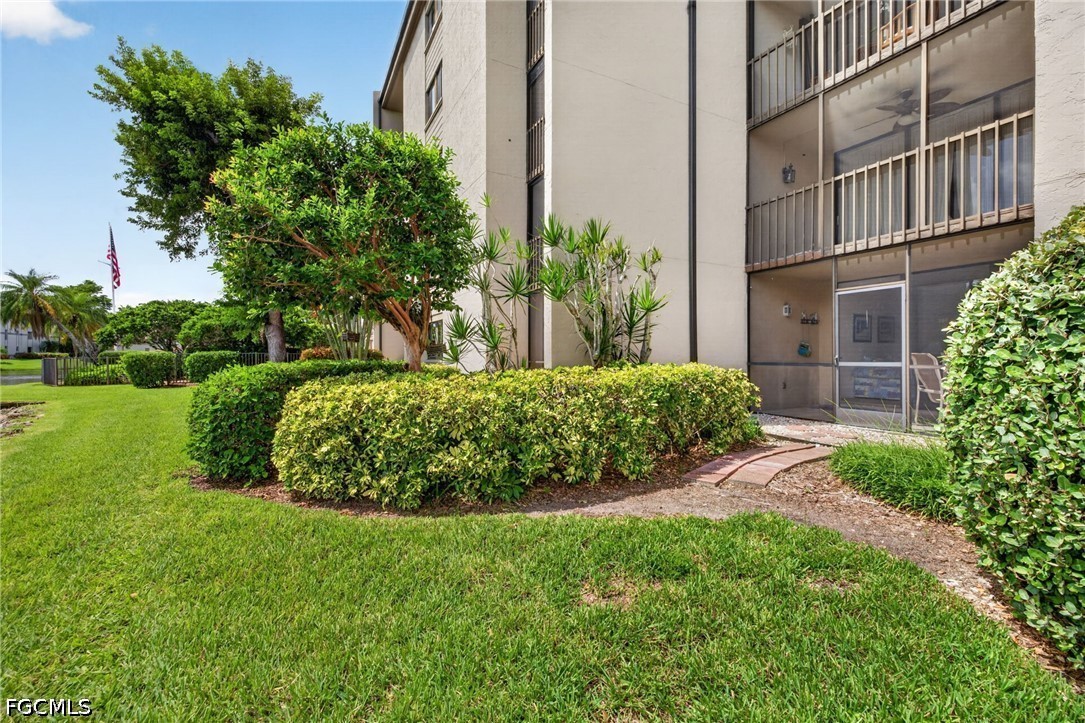 2 Bed Waterfront Home for Sale in Fort Myers, photo 20