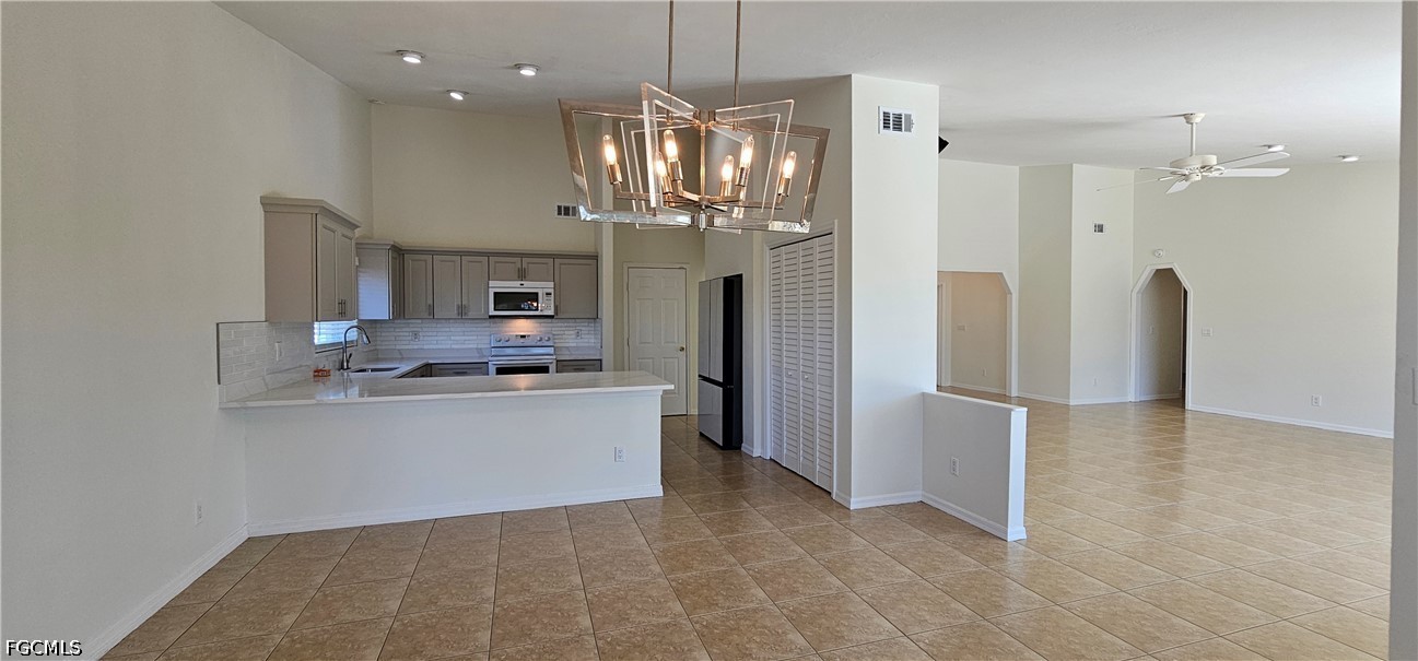 3 Bed Waterfront Home for Sale in Cape Coral, photo 20