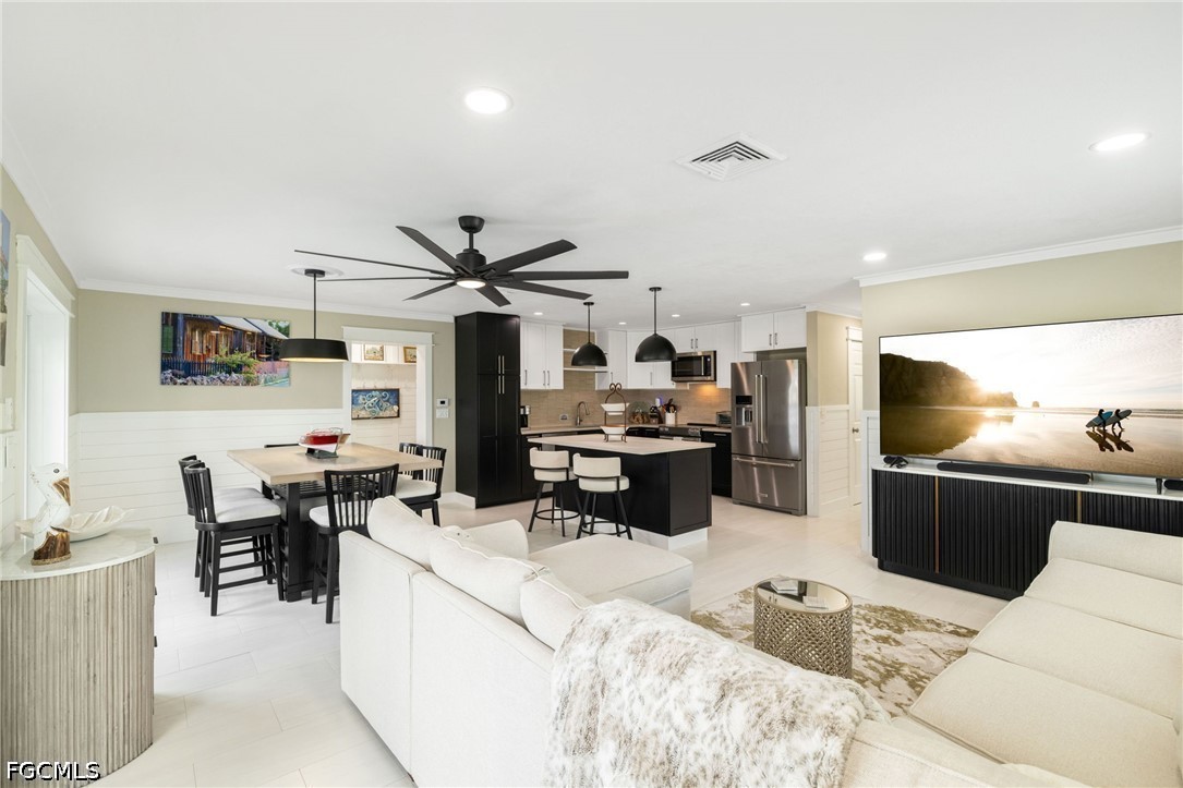 2 Bed Pool Home for Sale in Island Harbors, photo 20