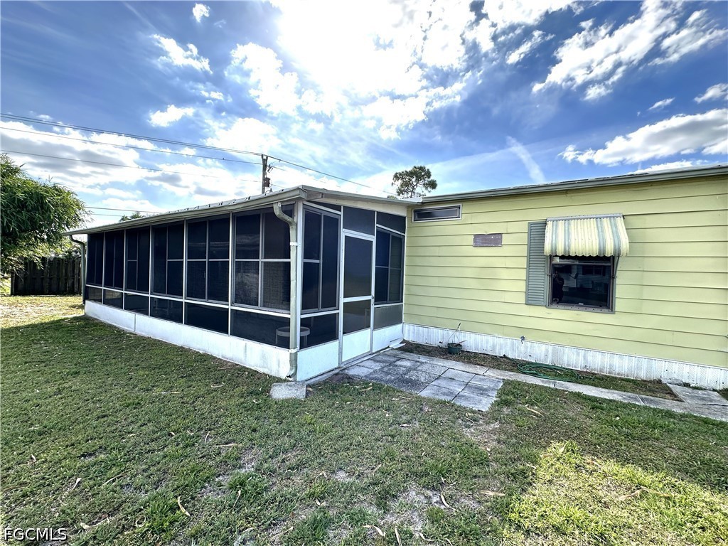 2 Bed ManufacturedHome for Sale in Mobile Manor, FL, $1,200 — photo 20