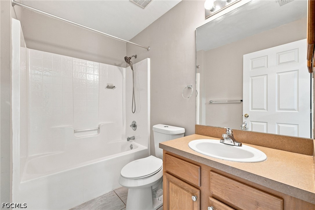 4 Bed SingleFamilyResidence for Sale in Town Lakes, photo 20