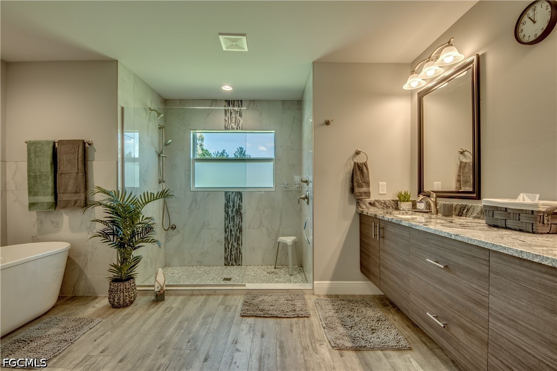 3 Bed Pool Home for Sale in Cape Coral, photo 20
