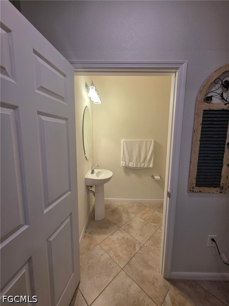 3 Bed Townhouse for Sale in Naples, photo 20