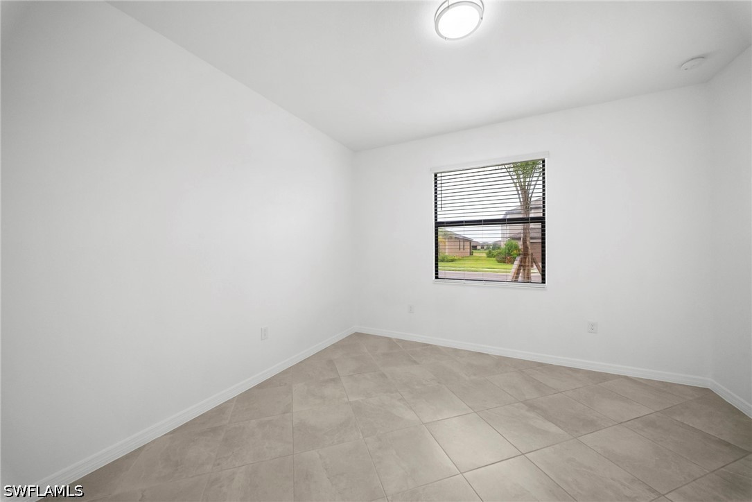 4 Bed SingleFamilyResidence for Sale in Portico, photo 20