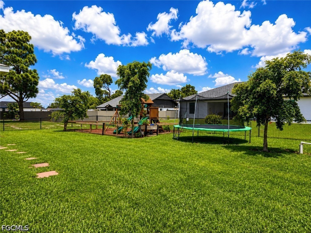 3 Bed SingleFamilyResidence for Sale in Cape Coral, photo 20