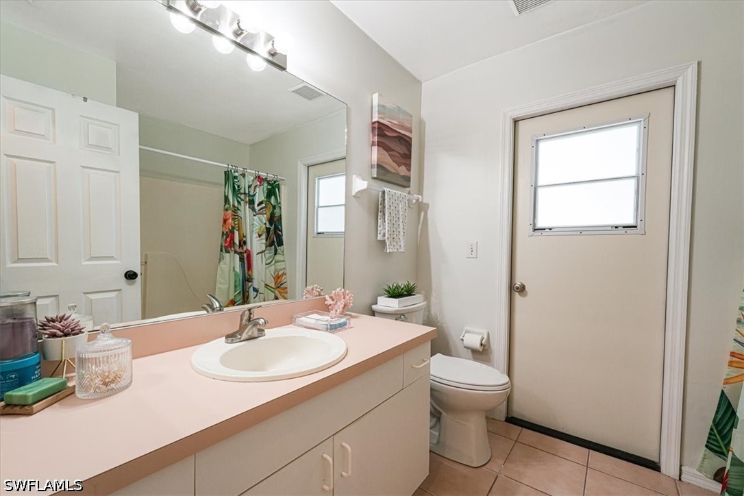 3 Bed Pool Home for Sale in San Carlos Park, photo 20