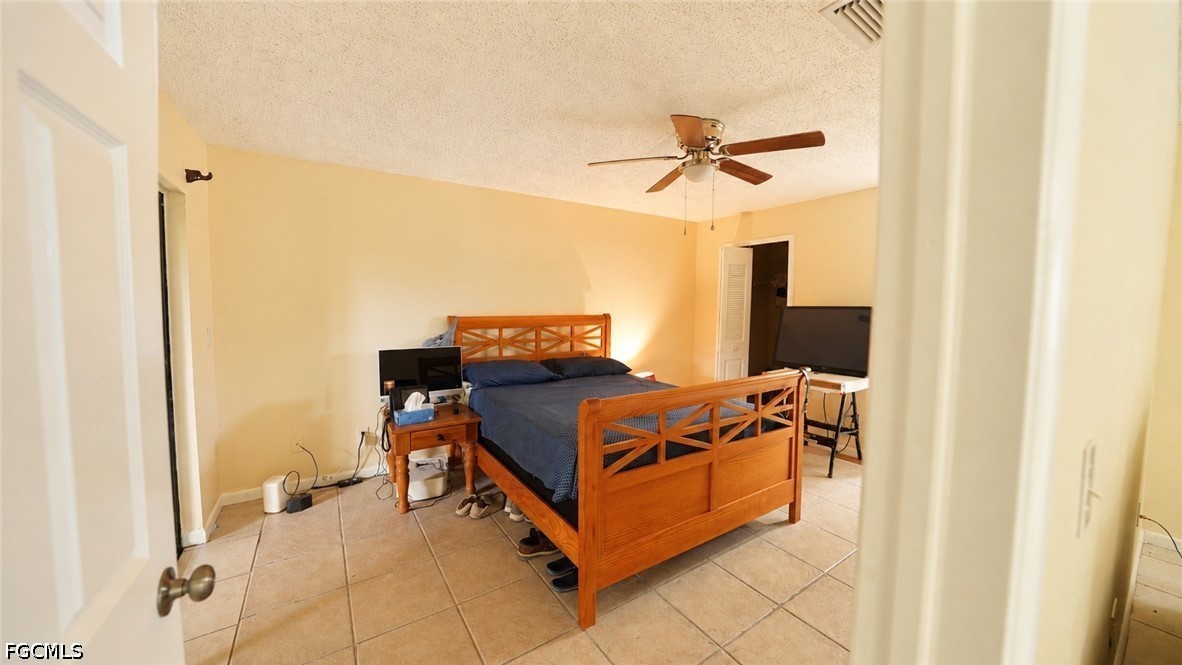 2 Bed SingleFamilyResidence for Sale in Cape Coral, photo 20