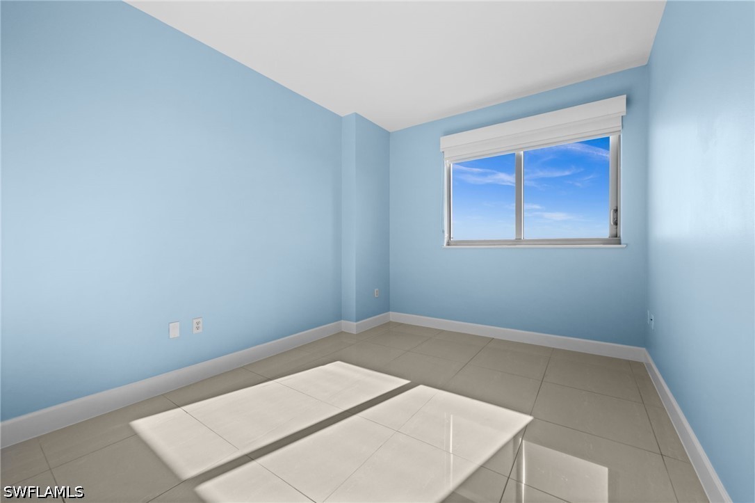 2 Bed Waterfront Home for Sale in Oasis, photo 20