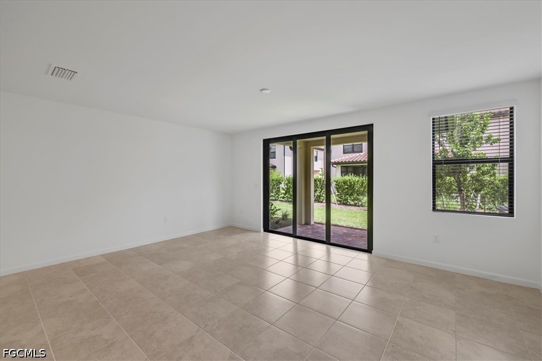 3 Bed SingleFamilyResidence for Sale in Cape Coral, photo 20