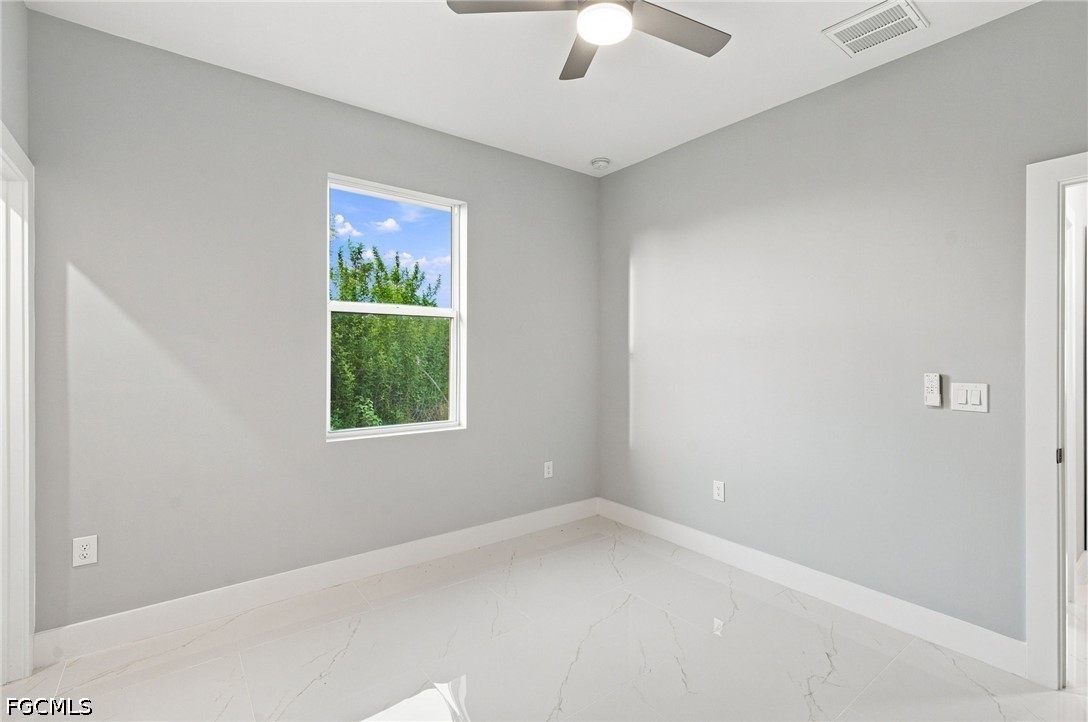 3 Bed SingleFamilyResidence for Sale in Lehigh Acres, photo 20