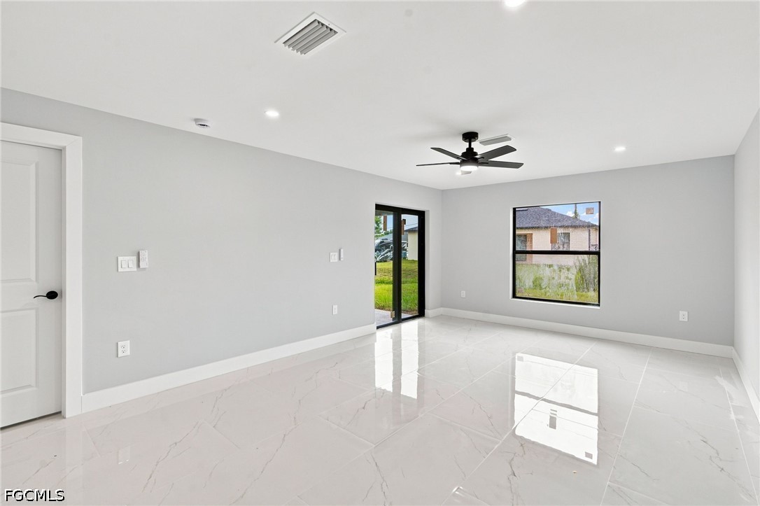 3 Bed Attached for Sale in Lehigh Acres, photo 20