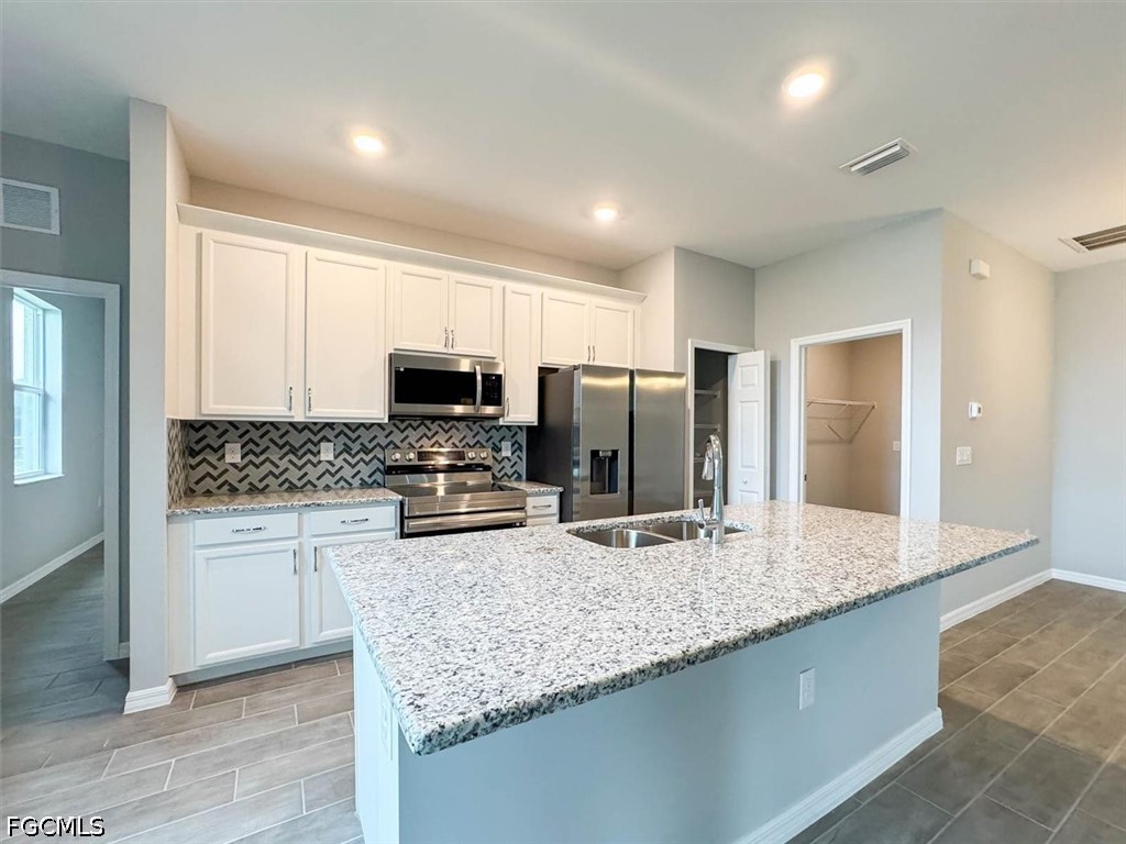3 Bed SingleFamilyResidence for Sale in Cape Coral, photo 20