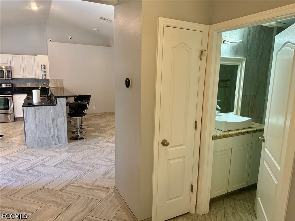 3 Bed SingleFamilyResidence for Sale in Cape Coral, photo 20