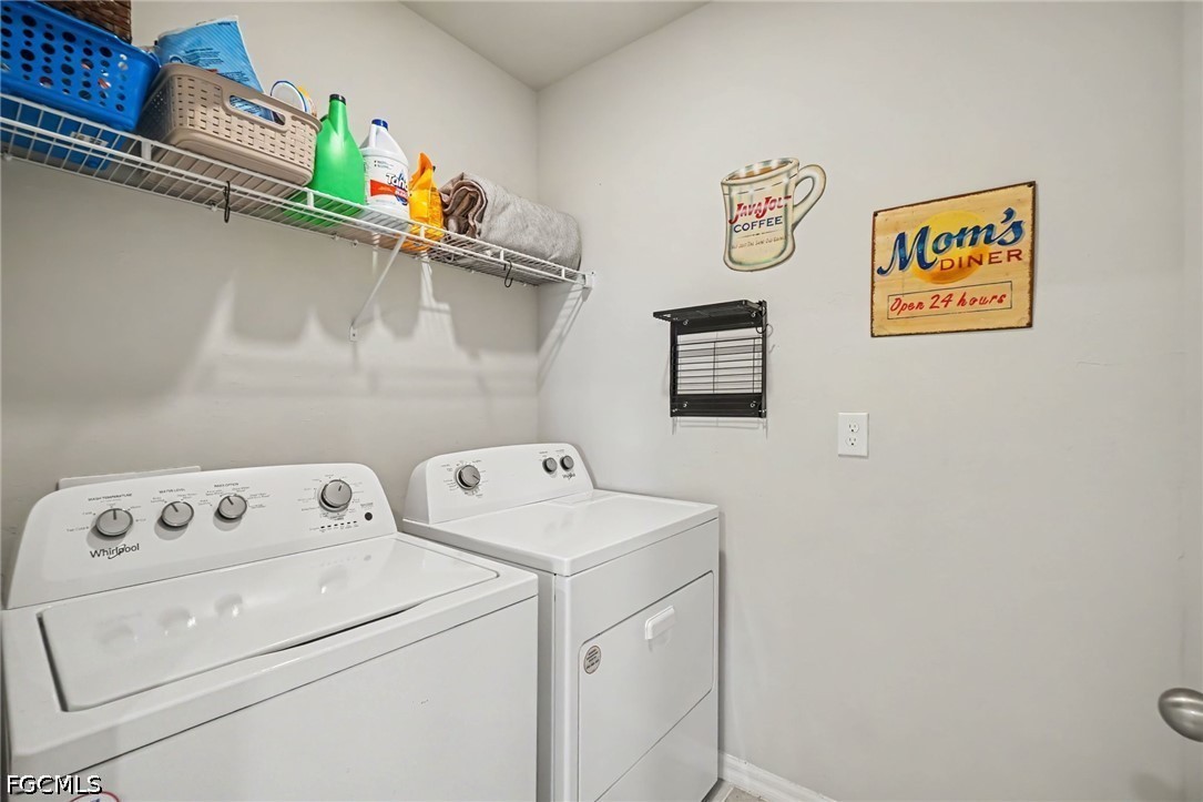 4 Bed SingleFamilyResidence for Sale in Cape Coral, photo 20