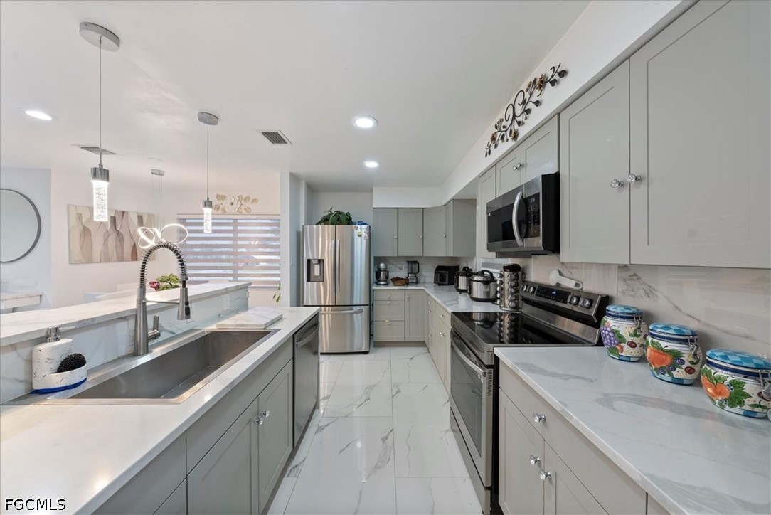 4 Bed SingleFamilyResidence for Sale in Lehigh Acres, photo 20