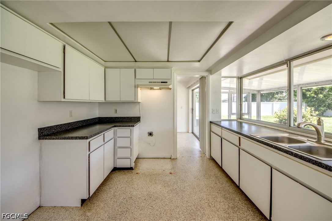 2 Bed SingleFamilyResidence for Sale in Cape Coral, photo 20