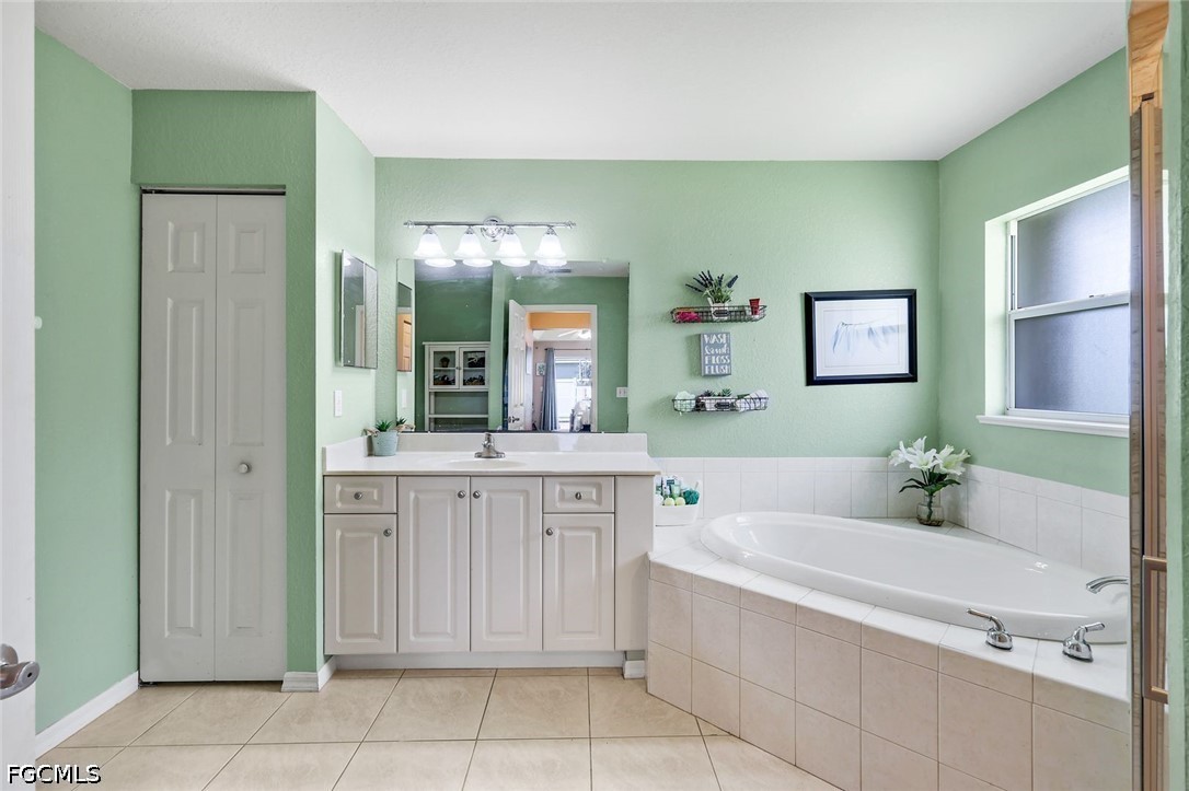 3 Bed Pool Home for Sale in Cape Coral, photo 20
