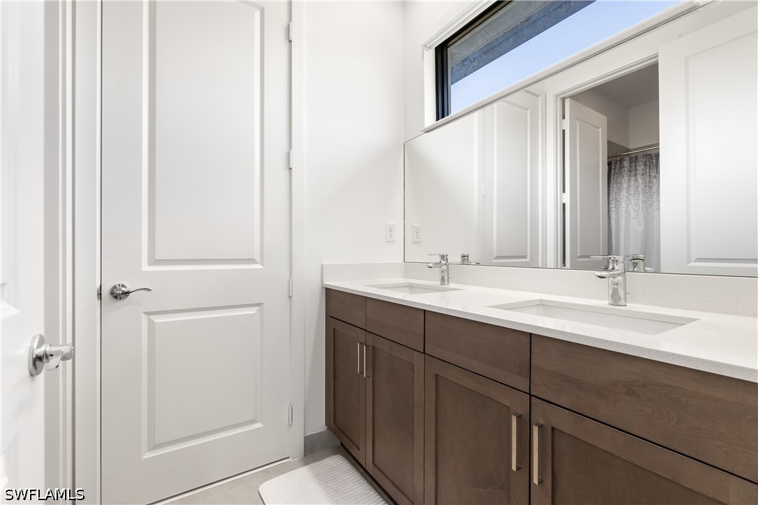 4 Bed SingleFamilyResidence for Sale in Maple Ridge, photo 20