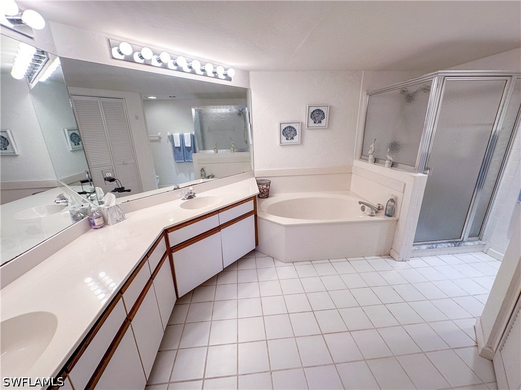 2 Bed Waterfront Home for Sale in Bonita Springs, photo 20