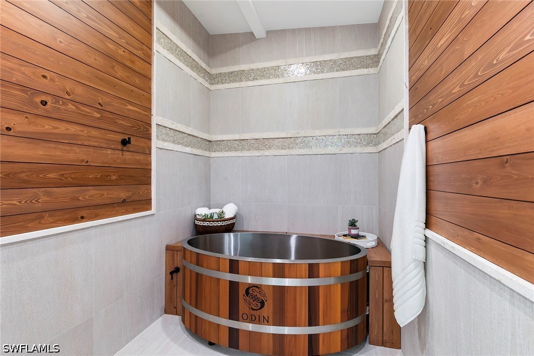 6 Bed Pool Home for Sale in Marco Island, photo 20