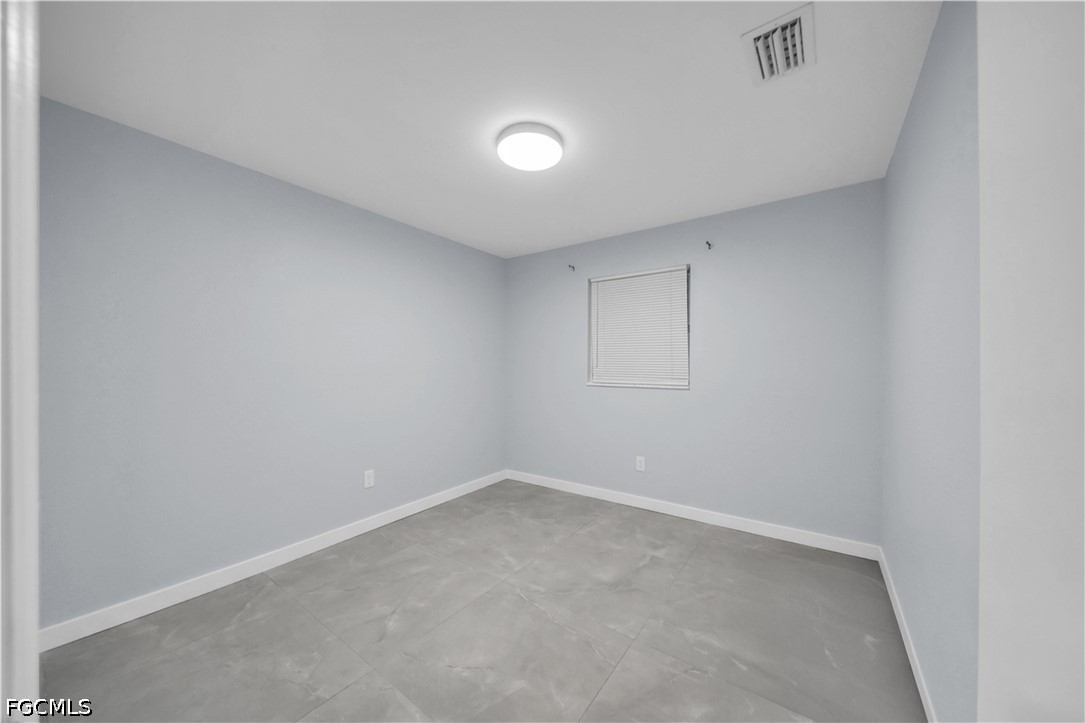 2 Bed SingleFamilyResidence for Sale in North Fort Myers, photo 20