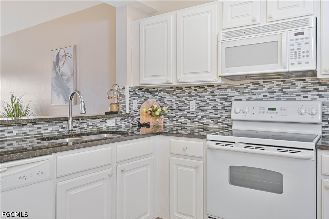 2 Bed Waterfront Home for Sale in Bonita Springs, photo 20