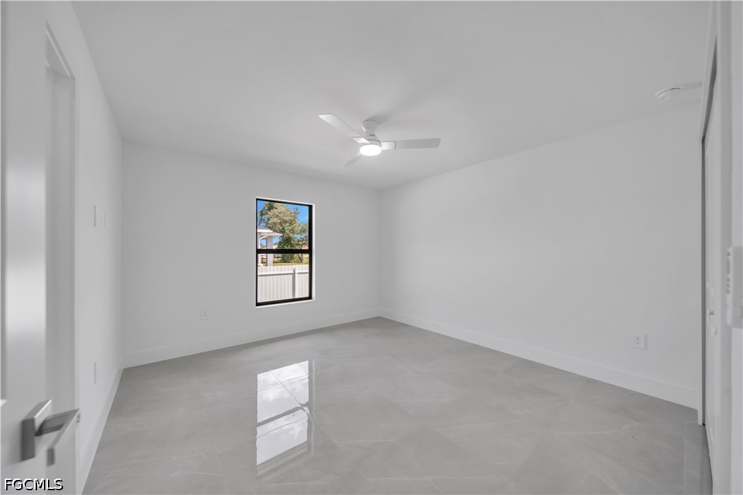 6 Bed Duplex for Sale in Lehigh Estates, photo 20