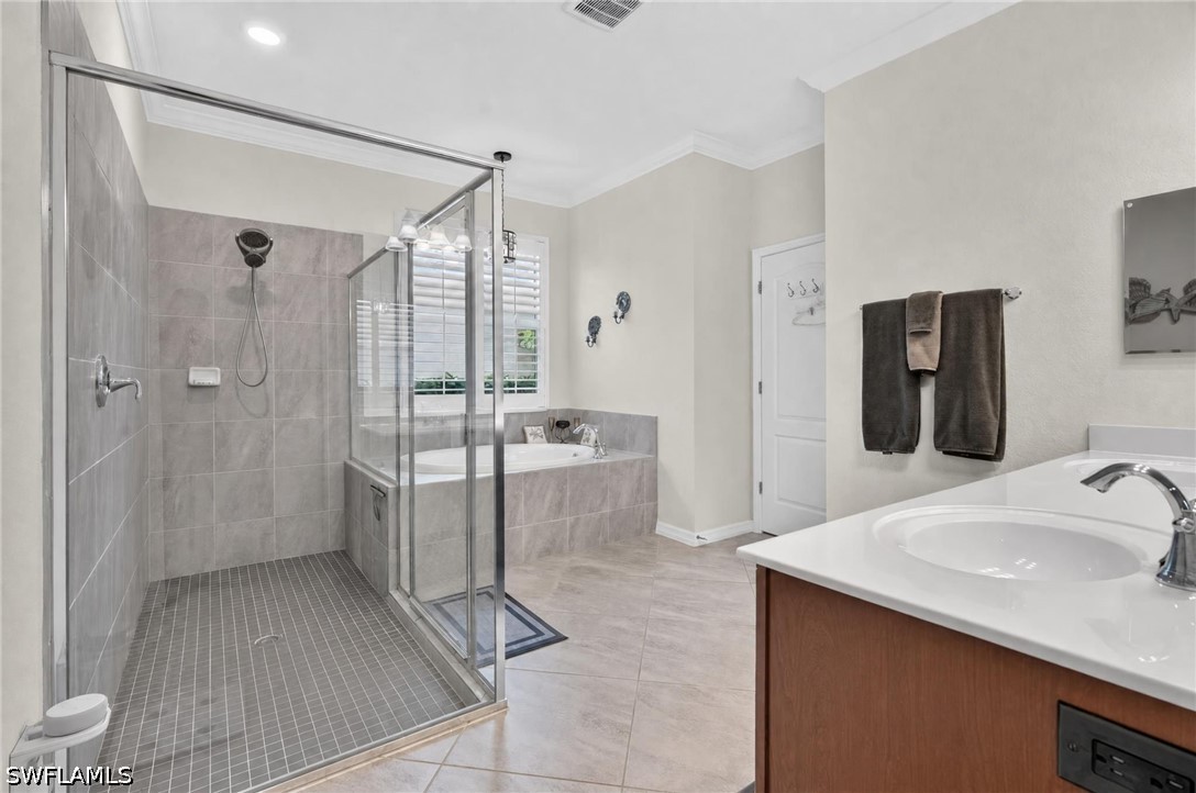 3 Bed Pool Home for Sale in Naples, photo 20