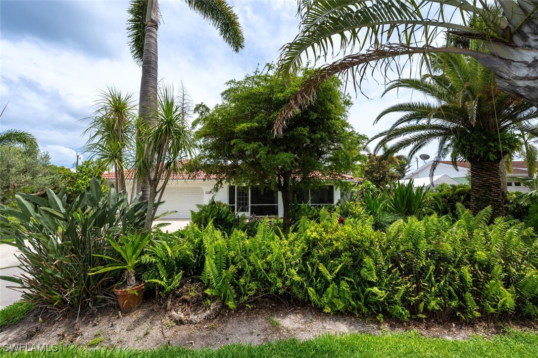 3 Bed SingleFamilyResidence for Sale in Orange Creek, photo 3