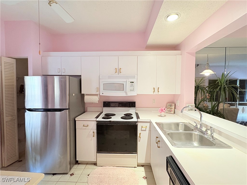 2 Bed Condominium for Sale in Naples, FL, $219,900 — photo 3