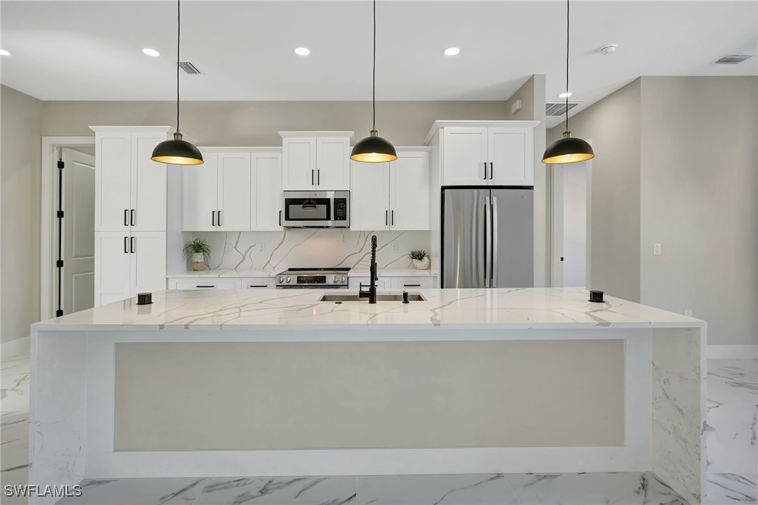 4 Bed Pool Home for Sale in Pinehurst, photo 3