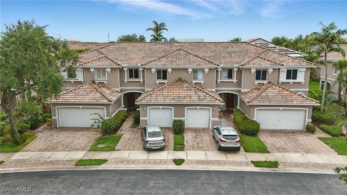 3 Bed Townhouse for Sale in Colonnade At Forum, FL, $295,000 — photo 3
