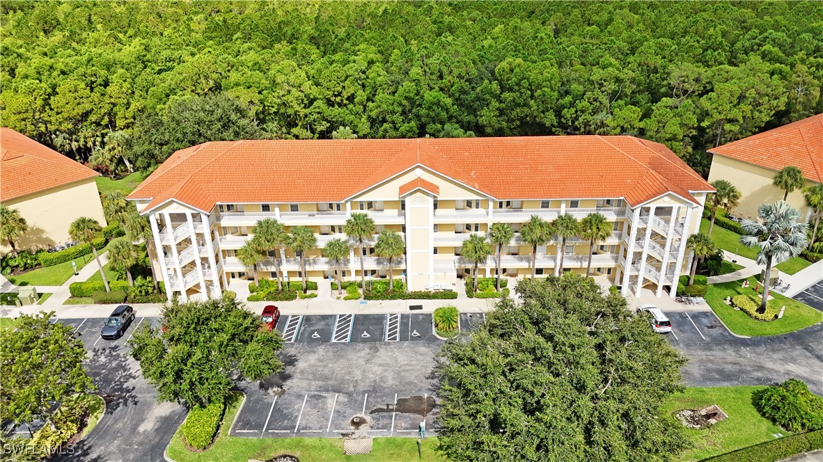 2 Bed Condominium for Sale in Naples, photo 3