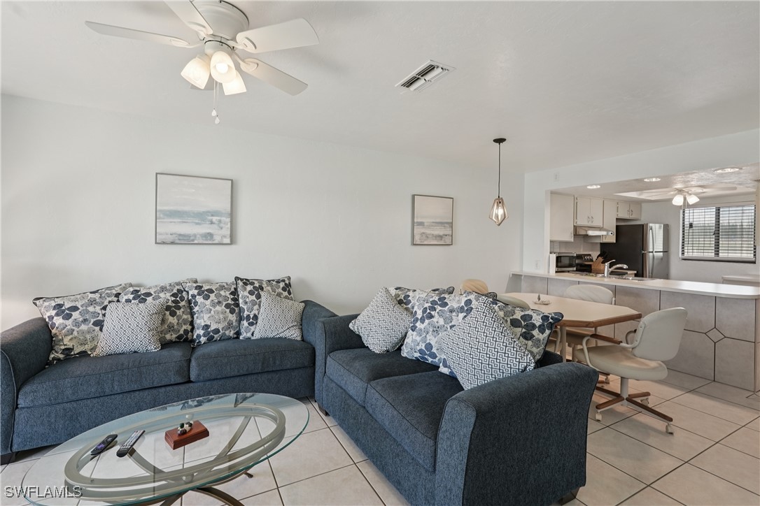 2 Bed Waterfront Home for Sale in Punta Gorda, photo 3