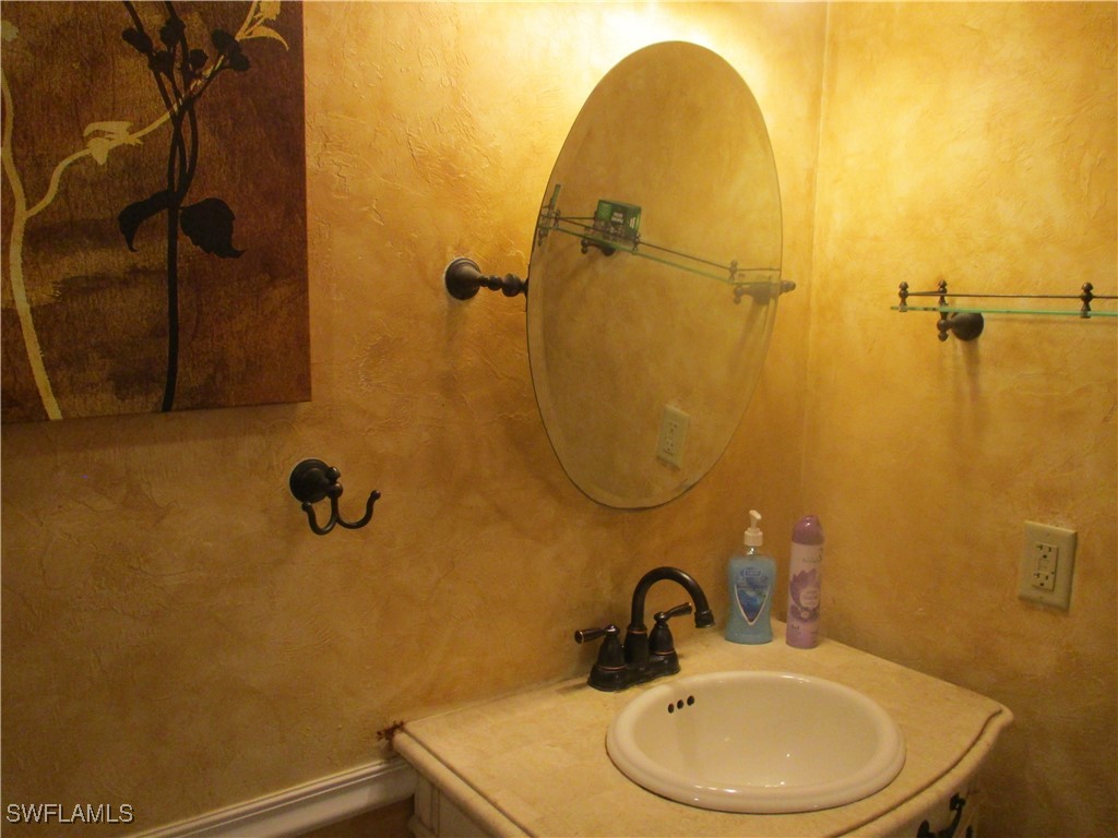 1 Bed Waterfront Home for Sale in Fort Myers, FL, $99,000 — photo 3