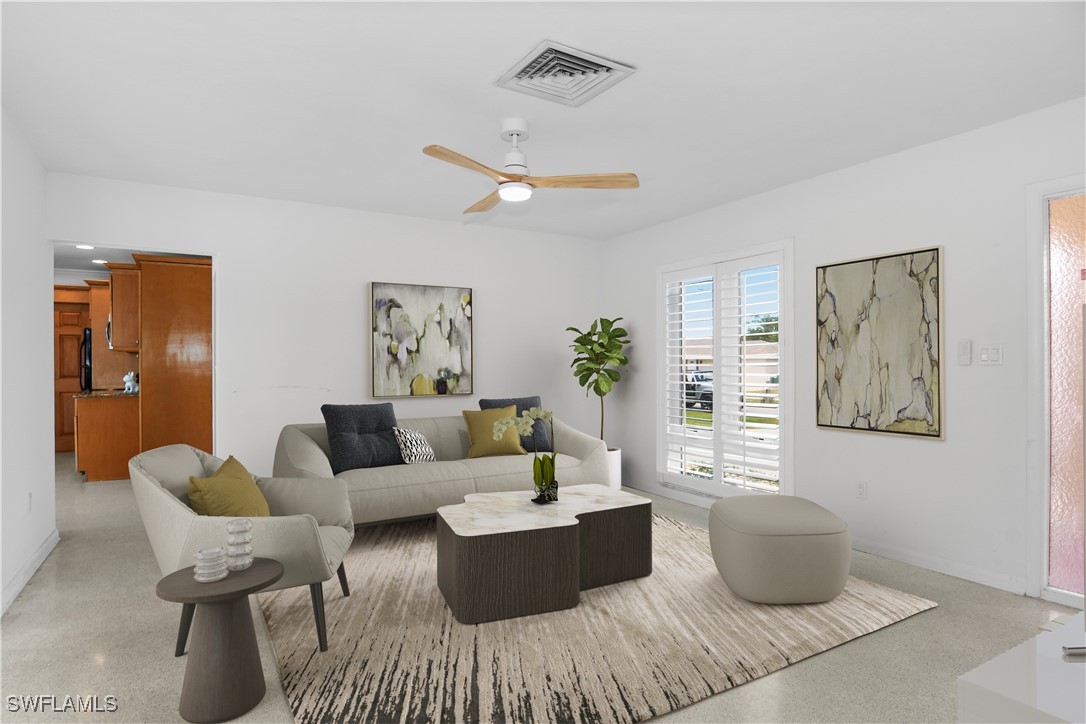 2 Bed SingleFamilyResidence for Sale in Marco Island, photo 3