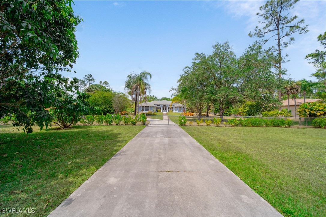 5 Bed SingleFamilyResidence for Sale in Naples, FL, $729,999 — photo 3