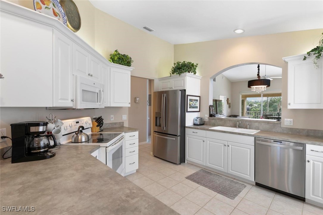 2 Bed Waterfront Home for Sale in Sabal Palm, FL — photo 3