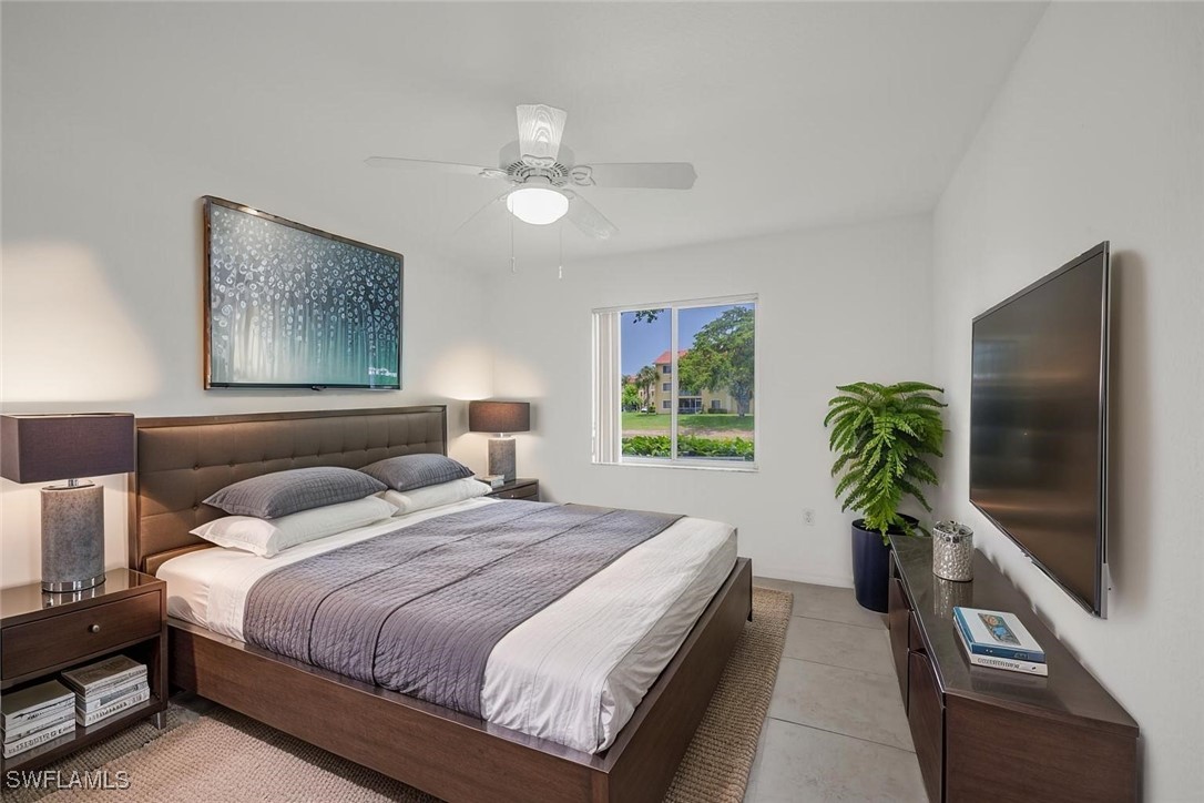 2 Bed Waterfront Home for Sale in Naples, photo 3