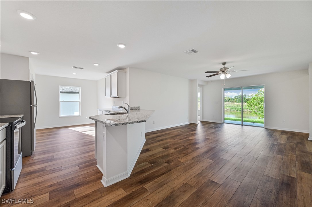 3 Bed SingleFamilyResidence for Sale in Immokalee, FL — photo 3