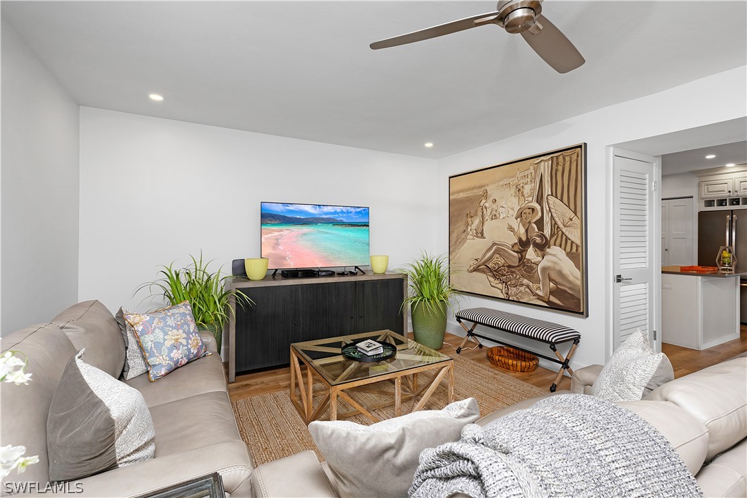 1 Bed Condominium for Sale in Naples, FL, $320,000 — photo 3