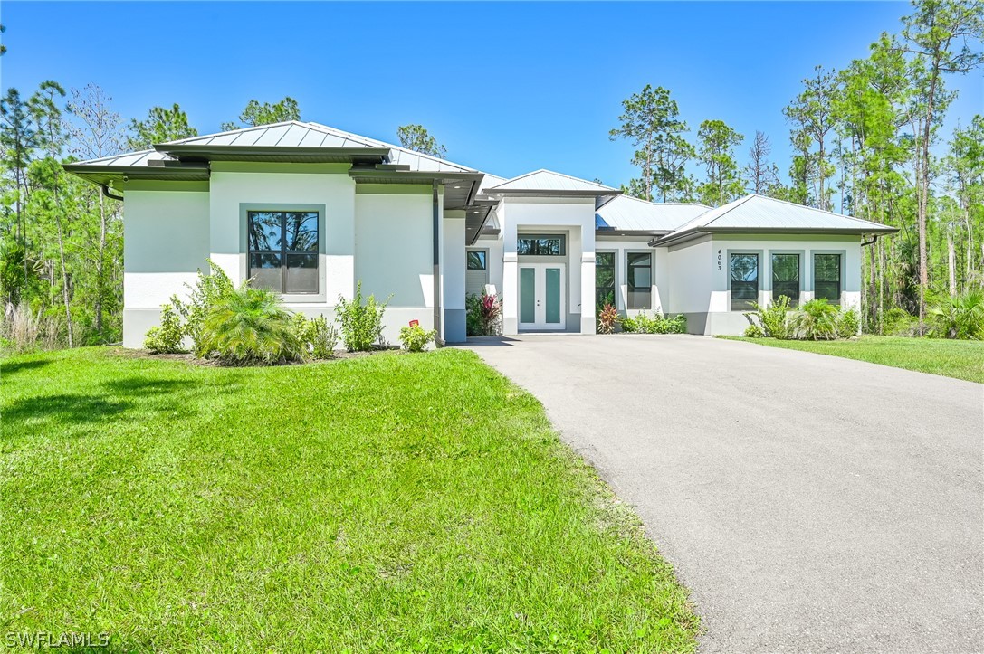 4 Bed SingleFamilyResidence for Sale in Naples, photo 3