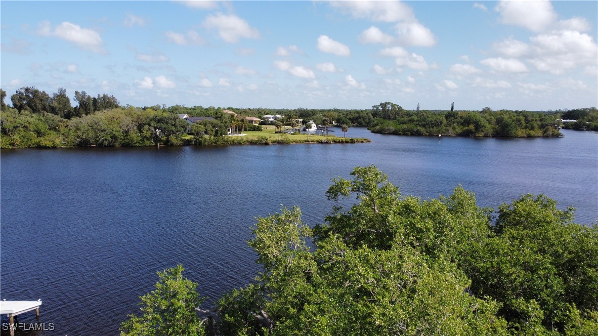 Waterfront Home for Sale in Waterway Shores, photo 3