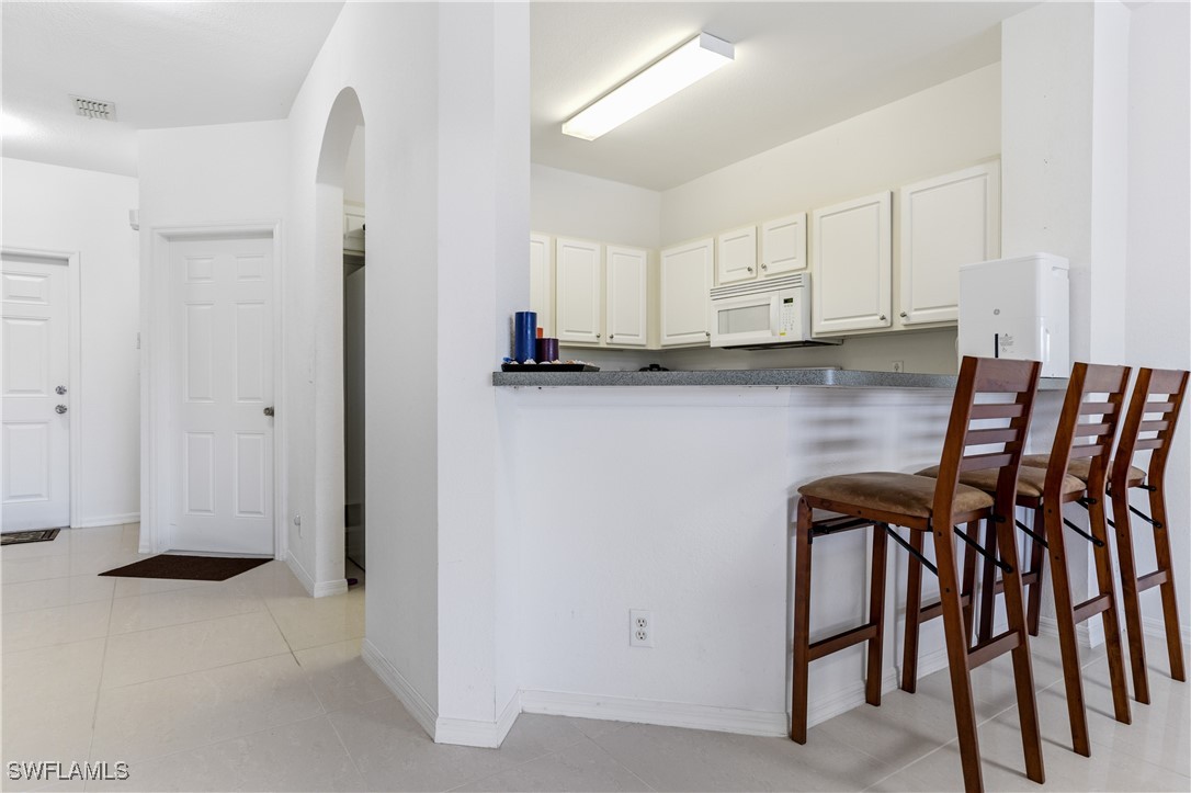 2 Bed Waterfront Home for Sale in Fort Myers, photo 3