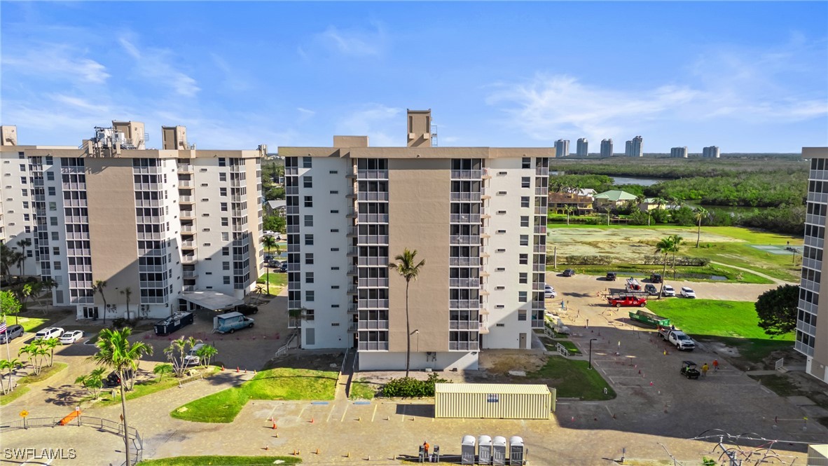 1 Bed Waterfront Home for Sale in Beach And Tennis Club, photo 3