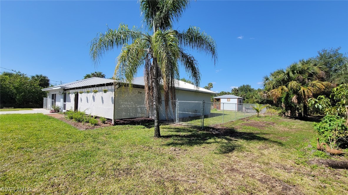 3 Bed SingleFamilyResidence for Sale in Port Labelle, FL — photo 3